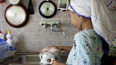 Photo of رغم دخوله حيز التنفيذ..مخاوف من عدم تفعيل قانون خادمات البيوت‎
