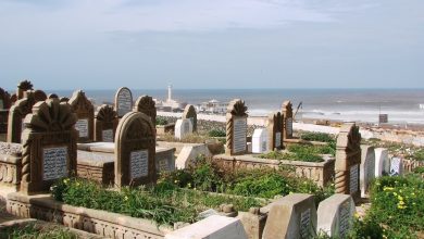 Photo of طنجة: مقاطعة مغوغة تقدم “عرضا” للأموات!