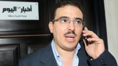 Photo of صحافيو “أخبار اليوم” ينقلون احتجاجهم لمقر الجريدة بعد حرمانهم من رواتبهم