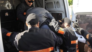Photo of توقيف شخصين للاشتباه في تورطهما بالاتجار في المخدرات