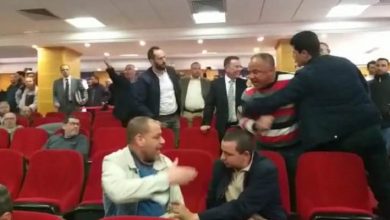 Photo of “الدين والملة” داخل دورة جماعة طنجة بسبب طرد العمدة لرئيس مقاطعة سابق!