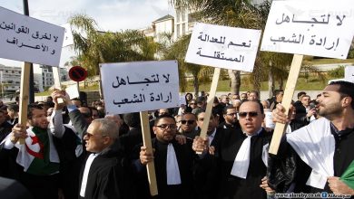 Photo of الجزائر: المحامون يلتحقون بالرافضين للولاية الخامسة لبوتفليقة