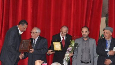 Photo of تلاميذ يكرمون الفنانين محمد الجم وعبد اللطيف الخامولي بطنجة
