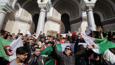 Photo of الجامعات تخيف النظام الجزائري والطلبة يرفضون “العطلة” للاستمرار في الاحتجاج