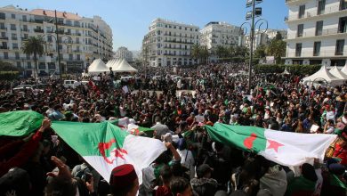 Photo of الجزائريون يردون على رسالة بوتفليقة بمسيرات ضخمة