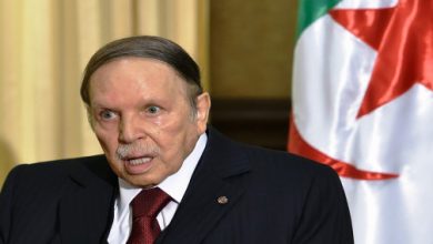 Photo of في تحدي لاحتجاجات للشارع..بوتفليقة يضع ملف ترشحه لولاية خامسة