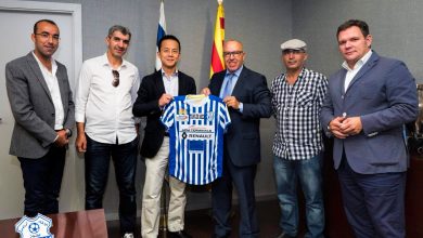 Photo of وفد من “إسبانيول” يحل ضيفا على اتحاد طنجة ويقدم له عرضا