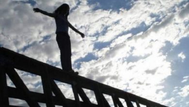 Photo of صادم..عاملة النظافة بتطوان ترمي نفسها من الطابق الثاني وسط دهشة الساكنة