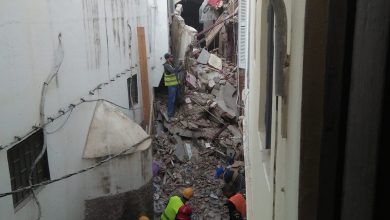 Photo of طنجة..مقتل شخص جراء انهيار منزل بالمدينة القديمة (صور)