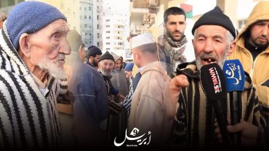 Photo of بعد السطو على أراضيها.. ساكنة قرية “الزميج” تحتج أمام ابتدائية طنجة (فيديو)
