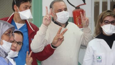 Photo of متعافي من كورونا بطنجة : هذا المرض سيزول إذا التزمتم بيوتكم (فيديو)