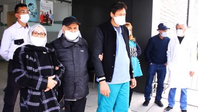 Photo of زوجان مسنان يهزمان “كورونا” ويغادران مستشفى دوق دي طوفار بطنجة