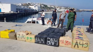 Photo of الدرك البحري بطنجة يحجز مخدرات بارون “شاطئ هوارة”