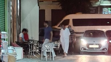 Photo of من رخص له؟ مقهى بطنجة يستفز السكان ومطالب بتدخل السلطات لإقفاله