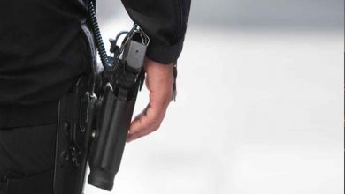 Photo of شرطي يستعمل سلاحه الوظيفي لتوقيف شخص أشهر سكينه