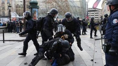 Photo of هجوم جديد.. متطرف يقتل 3 أشخاص بواسطة سكين بفرنسا