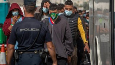 Photo of إسبانيا.. ترحيل ناشطين في حراك الريف بعد رفض طلبهما للجوء