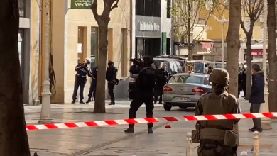 Photo of الشرطة الفرنسية توقف شخصا ألقى رأسا بشرية من نافذة منزله