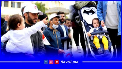 Photo of طنجة: أستاذ متعاقد يحضر طفله الصغير لوقفة احتجاجية
