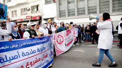 Photo of الأساتذة المتعاقدون يضربون عن العمل ويعلنون عن مسيرة وطنية جديدة