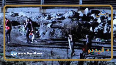 Photo of بينهم أسرتان.. 70 مهاجرا مغربيا تسللوا إلى سبتة صباح اليوم