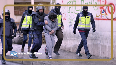 Photo of يتزعمها مغربي.. تفكيك شبكة لتزوير وثائق المهاجرين بإسبانيا