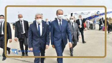 Photo of وزير الخارجية الإسرائيلي يصل المغرب ومسؤول حكومي يستقبله