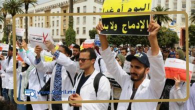 Photo of الأساتذة المتعاقدون يخوضون إضرابا عن العمل ويقاطعون حراسة مباراة التعليم