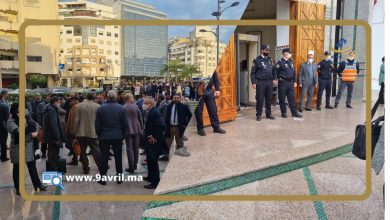 Photo of محامون وموظفون غاضبون بعد منعهم من ولوج محاكم طنجة