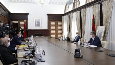 Photo of الحكومة والنقابات التعليمية يتفقان على حل ملفات عالقة هذه تفاصيلها