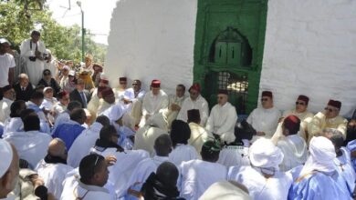 Photo of توزيع هبة ملكية لفائدة أشخاص وأسر بمناسبة الموسم السنوي لمولاي عبد السلام بن مشيش