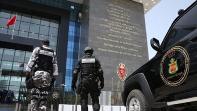 Photo of الفرقة الوطنية تطيح بـ 3 موظفين بالعمالة ضمنهم رئيس مصلحة بتهم ثقيلة وفضائح فساد