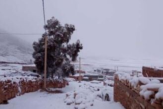 Photo of هذه حقيقة فيديو مطالبة السلطات بمغادرة مدينة مغربية بسبب عاصفة ثلجية خطيرة