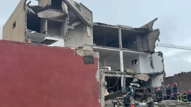 Photo of “مصانع الموت”..بناء طابقين جديدين وراء انهيار “معمل”