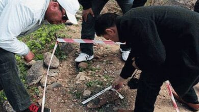 Photo of العثور على قذيفة حية مدفونة بالشارع العام يستنفر السلطات الأمنية بإمزورن