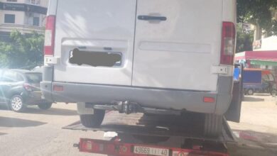 Photo of عرض سلامة المواطنين للخطر ..أمن طنجة يوقف صاحب سيارة للنقل السري كان يقود في الاتجاه المعاكس
