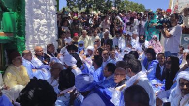 Photo of من ضريح مولاي عبد السلام.. الشرفاء العالميين وأبناء عمومتهم بالصحراء يطالبون بفك الحصار عن المغاربة المحتجزين في مخيمات تيندوف