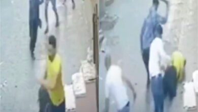 Photo of وثقته كاميرا مراقبة.. اعتداء وحشي على شاب وسرقته من قبل 3 جانحين ببنديبان