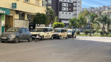 Photo of مضايقات سيارات الأجرة تدفع ساكنة إقامة بطنجة لرفع شكاية للوالي امهيدية (صور+فيديو)