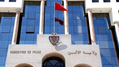 Photo of ولاية امن البيضاء تكذب اشاعة منع سيدة من ولوج الملعب بسبب ارتدائها “الكوفية”