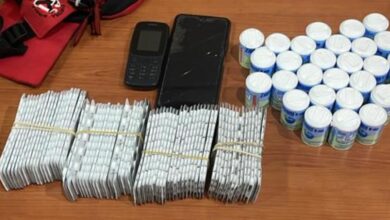 Photo of طنجة .. الفرقة الأمنية بمحطة القطار تعتقل مروج لأقراص مخدرة في حالة تلبس