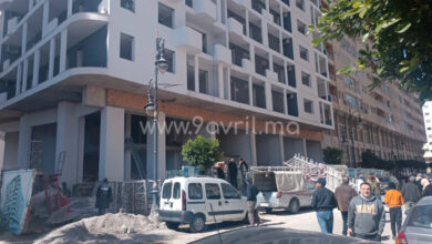 Photo of طنجة.. إصابة عاملين في سقوط رافعة ضخمة بورش بناء -صور-
