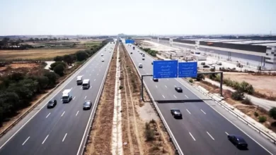 Photo of بلاغ تحذيري للسائقين في الطريق السيار بسبب الرياح القوية و تطاير الغبار