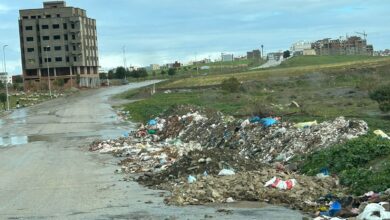 Photo of صور: سكان “أجيال 2″ و”اليمامة” بطنجة محاصرون بمياه الأمطار بسبب الردمة.. والسلطات “في دار غفلون”