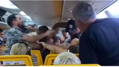 Photo of شجار عنيف داخل طائرة متجهة من الرباط الى اسبانيا يؤخر هبوطها
