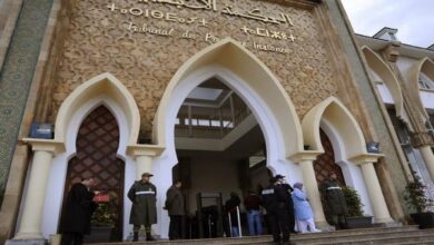 Photo of بسبب إفشاء السر المهني والارتشاء.. إحالة 3 موظفين أمنيين على أنظار النيابة العامة