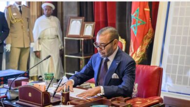 Photo of الملك يهنئ رئيس التشاد الجديد ويذكره بأواصر الأخوة بين البلدين