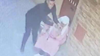 Photo of ظهر في فيديو وهو يسرق هاتف مسنة.. أمن طنجة يعتقل الملقب “قريعو”