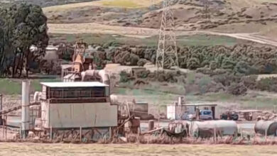 Photo of لوث الفرشة المائية وتسبب في نفوق خلايا النحل.. معمل “الزفت” يؤرق ساكنة مدشر “الزينات”