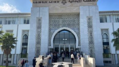 Photo of “سمسار” يحوم بالمحكمة الابتدائية لطنجة لاقتناص زبناء يوهمهم بأن له نفوذ التدخل في أي قضية